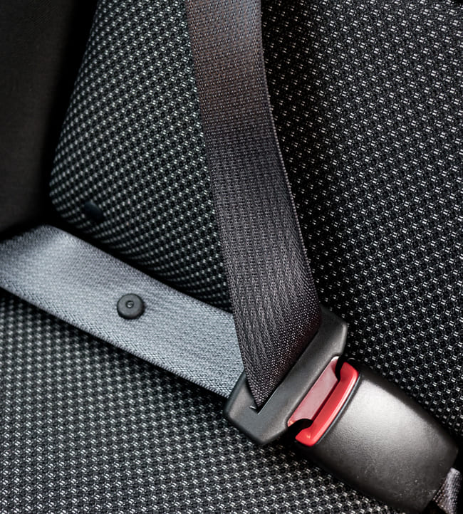 Seat belt rules of use, features and problems